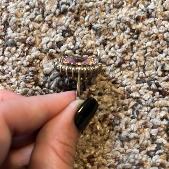 STUNNING PINK RING - Picture 2 of 4